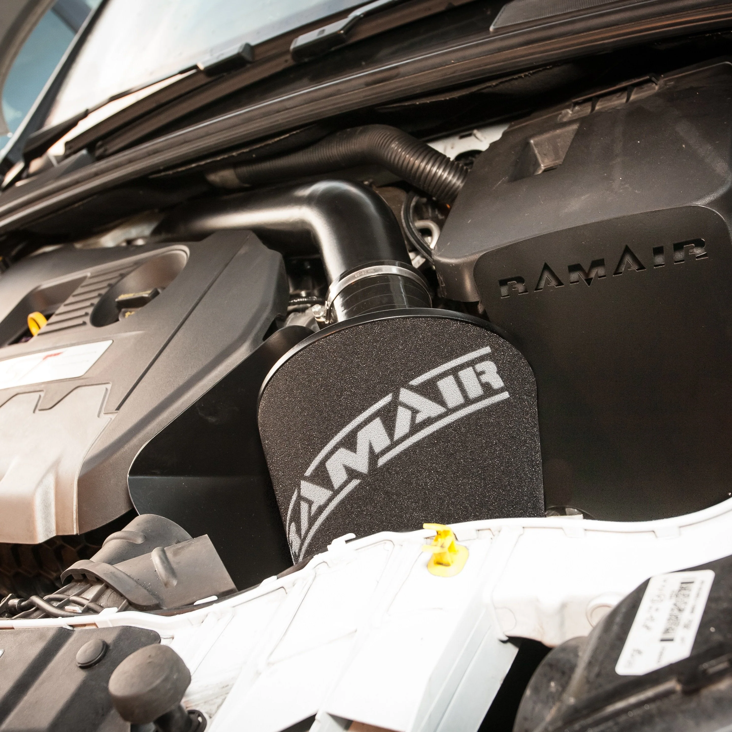 RamAir Ford Focus ST 250 mk3 2.0T 2015 onwards – Air Filter Heat Shield Crossover Hard Pipe Induction Kit - Image 5